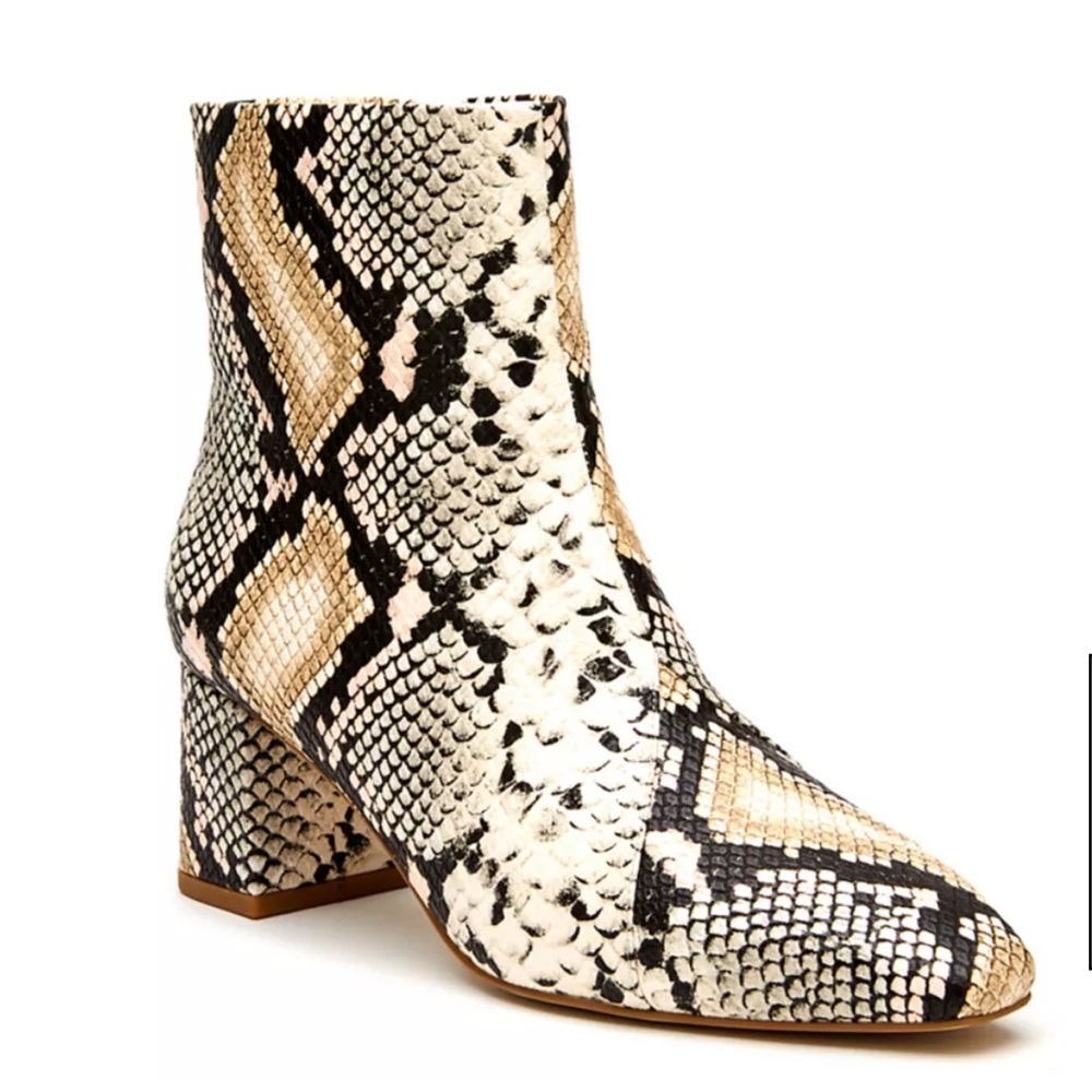 Coconuts by Matisse
Cocoa Vegan Leather Ankle Boots